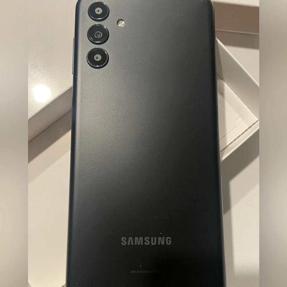 Samsung Midnight Black Phone with Dual Cameras